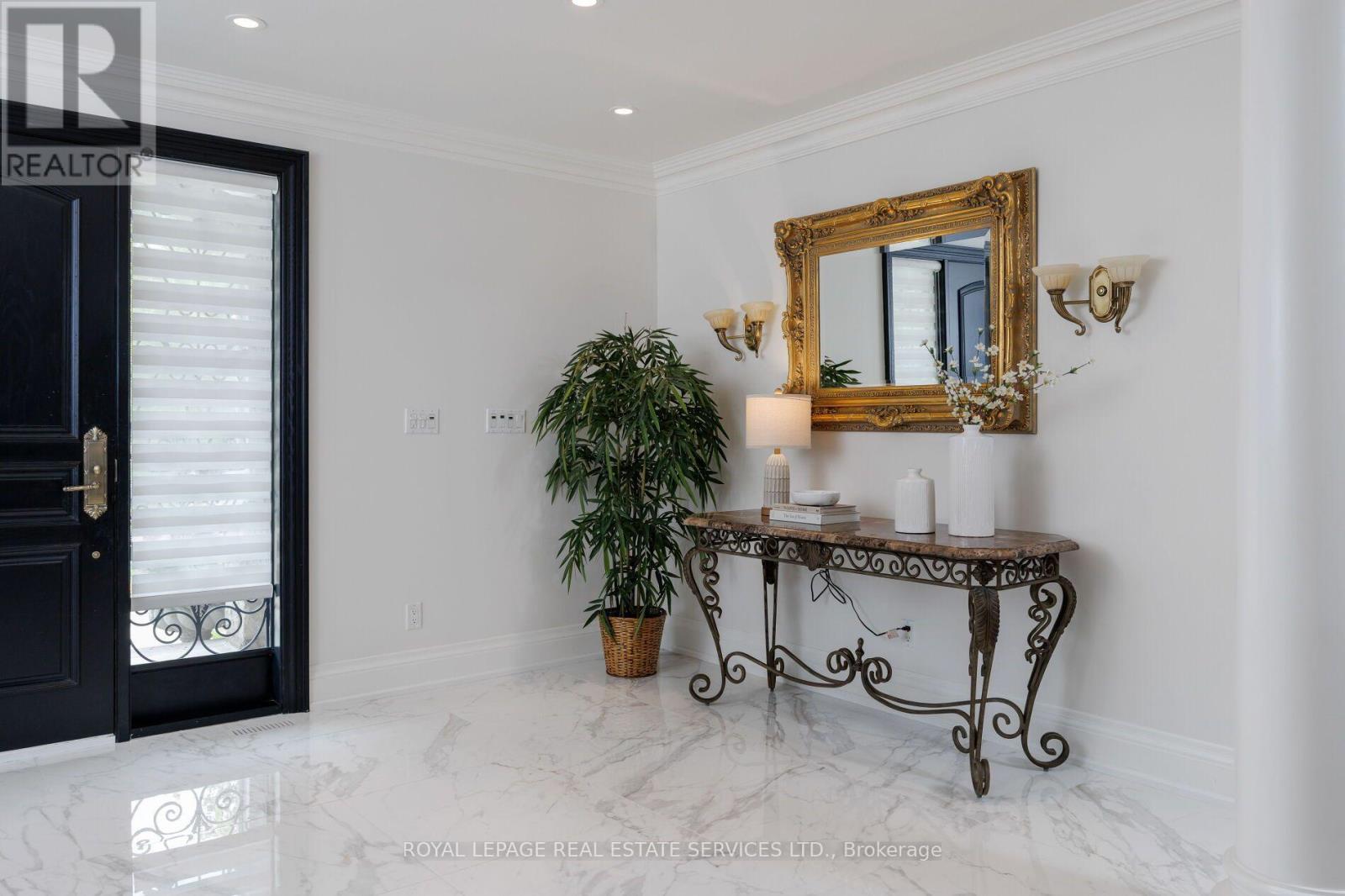 70 Shorewood Place, Oakville, Ontario  L6K 3Y4 - Photo 5 - W13585382