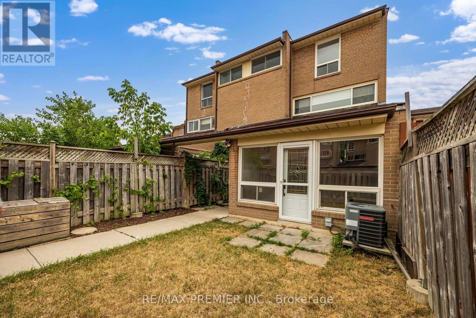 82 - 248 John Garland Boulevard, Toronto, Ontario M9V 1N8 - Photo 3 - W13573092