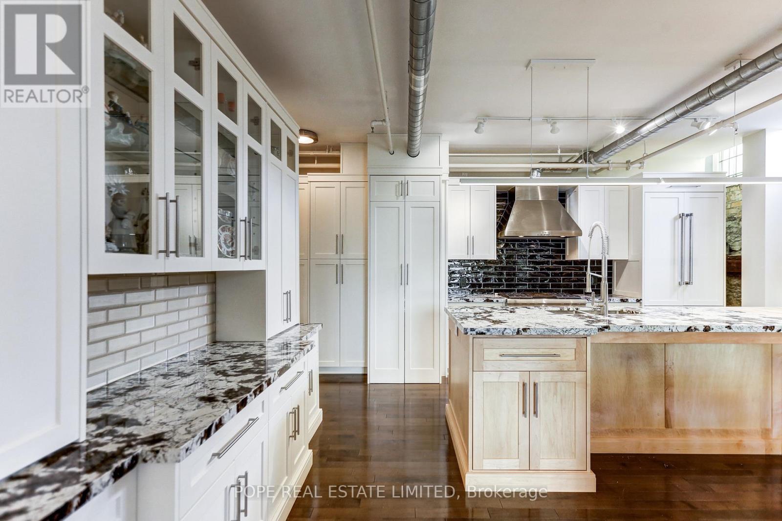 202 - 384 Sunnyside Avenue, Toronto, Ontario  M6R 2S1 - Photo 10 - W13582034