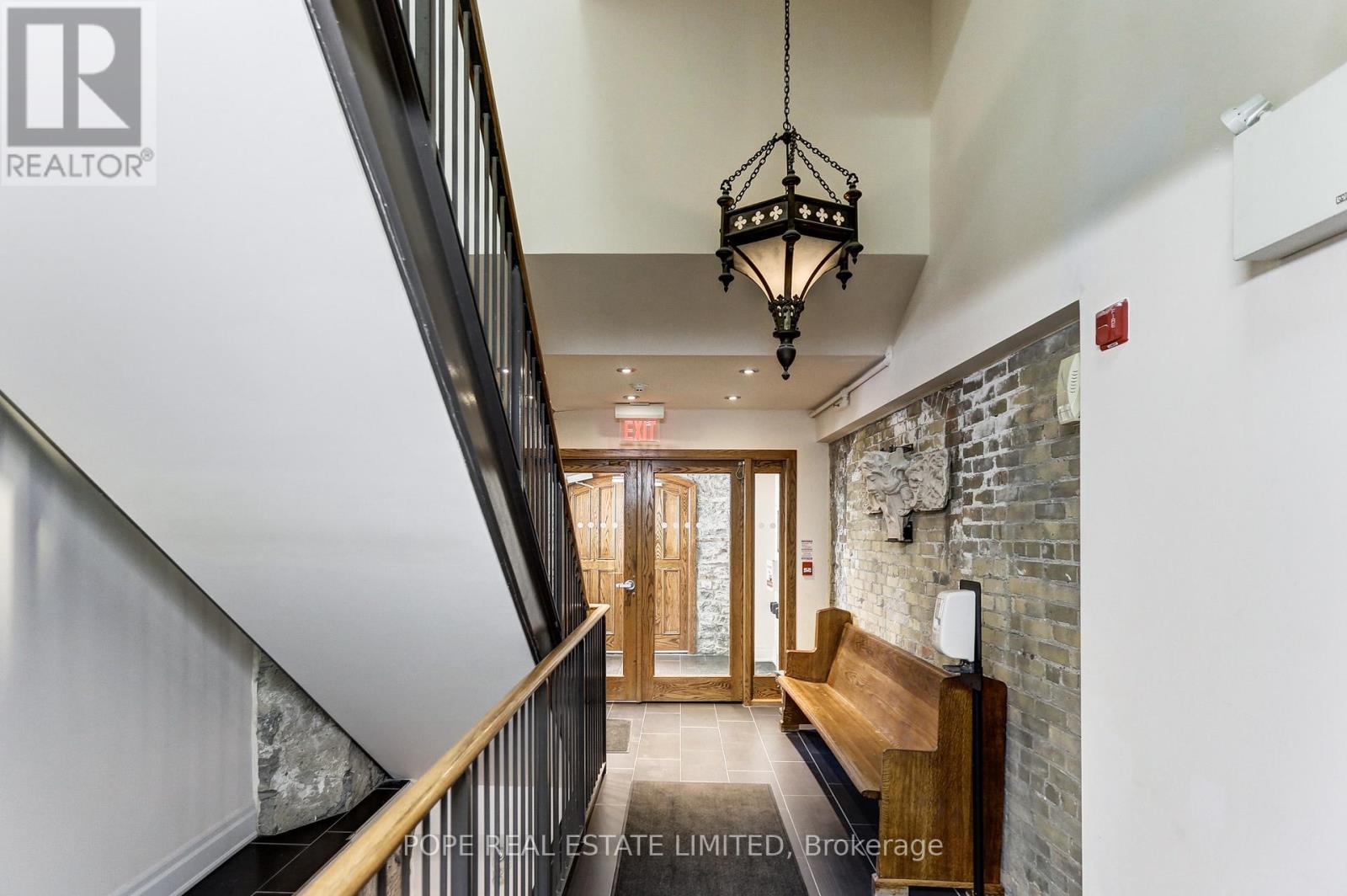 202 - 384 Sunnyside Avenue, Toronto, Ontario  M6R 2S1 - Photo 3 - W13582034