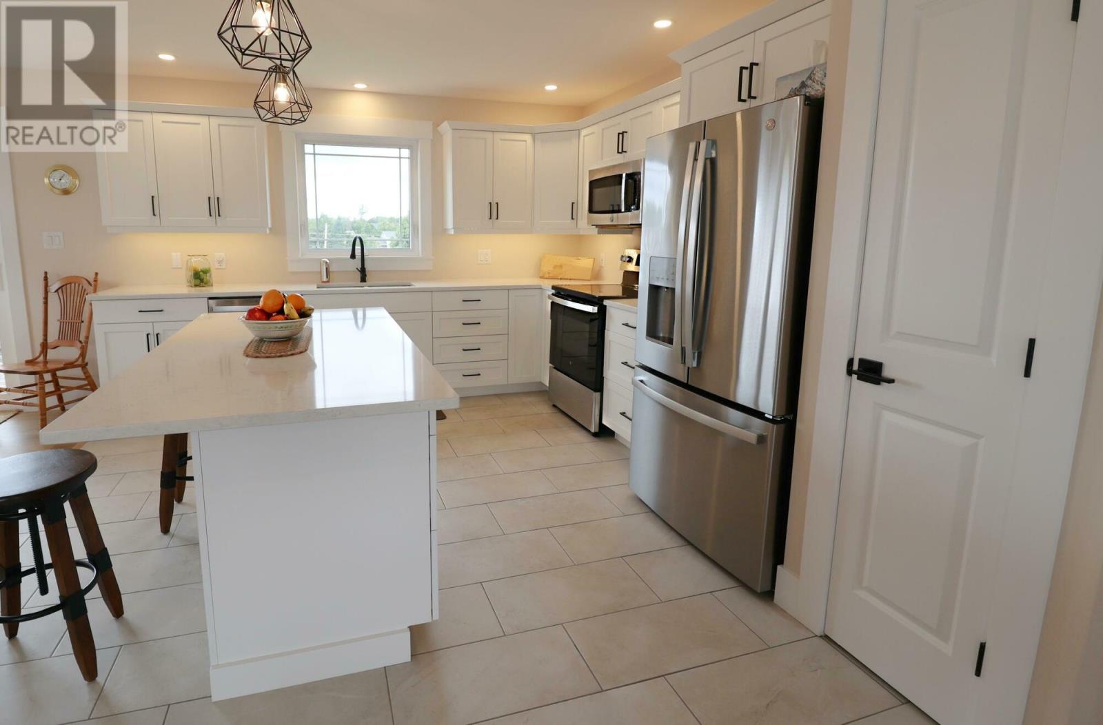 8 Keaton Drive, Charlottetown, Prince Edward Island  C1E 3M6 - Photo 7 - 202618083