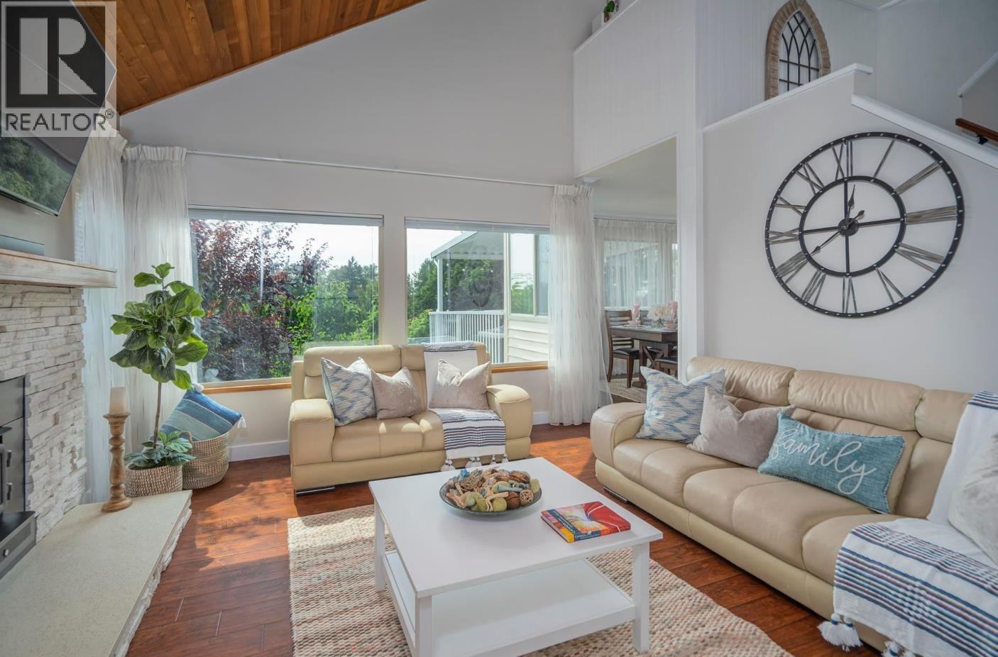 23005 Olund Crescent, Maple Ridge, British Columbia V2X 9L3 - Photo 5 - R3147568