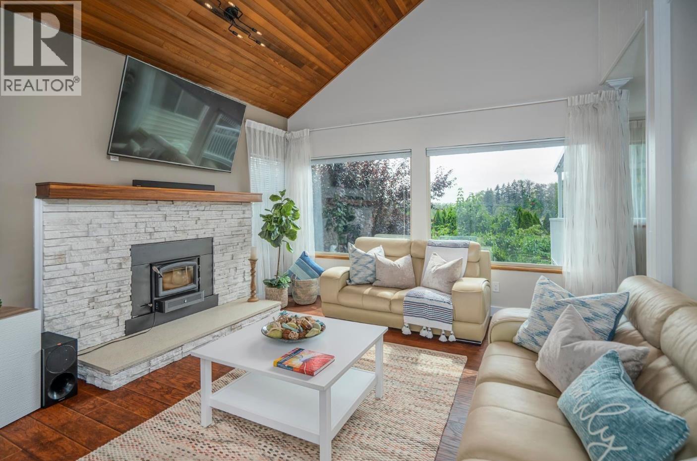 23005 Olund Crescent, Maple Ridge, British Columbia V2X 9L3 - Photo 3 - R3147568
