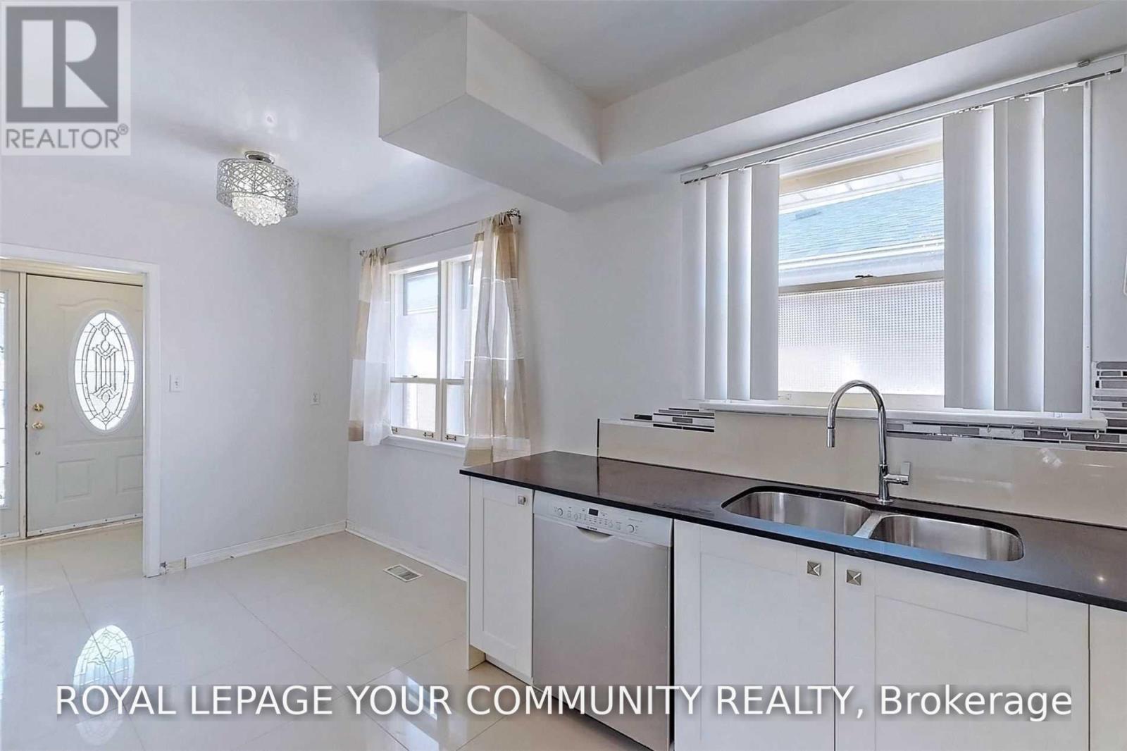 Main Level - 79 Patricia Avenue, Toronto, Ontario  M2M 1J1 - Photo 13 - C13585464
