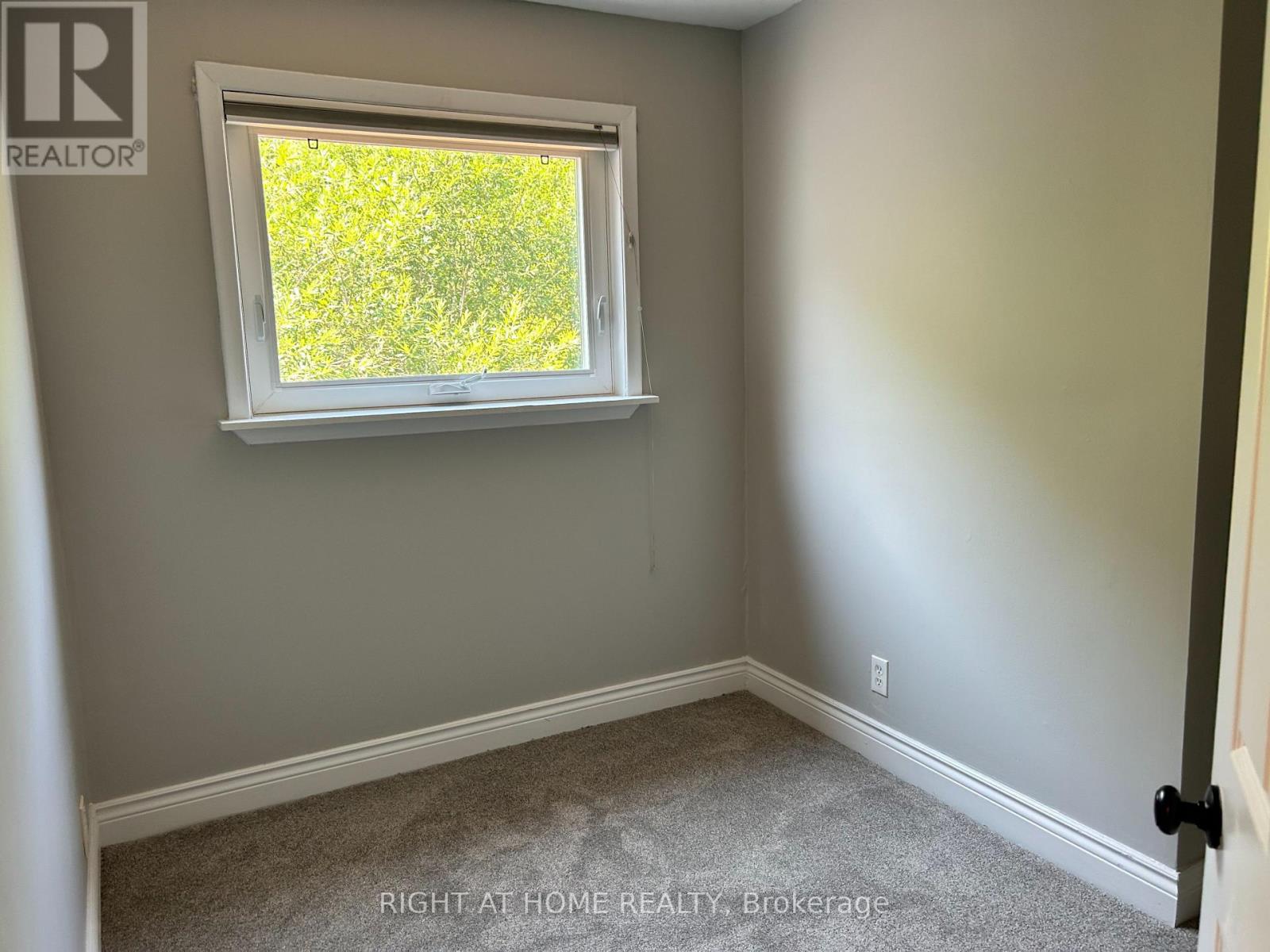 280 Kenilworth Avenue, Toronto, Ontario  M4L 3S8 - Photo 26 - E13585472