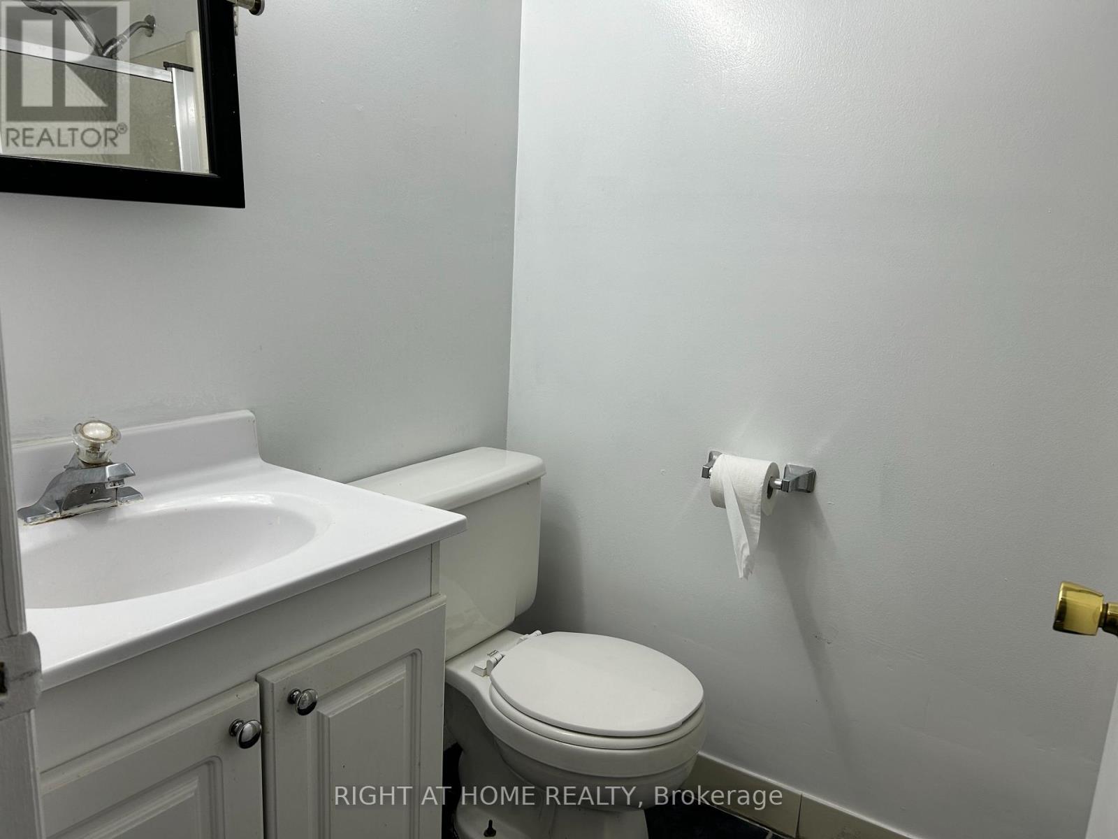 280 Kenilworth Avenue, Toronto, Ontario  M4L 3S8 - Photo 32 - E13585472
