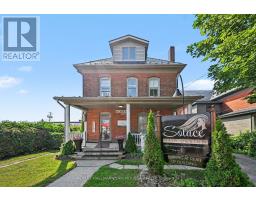 6 LAKE AVENUE W, Carleton Place, Ontario