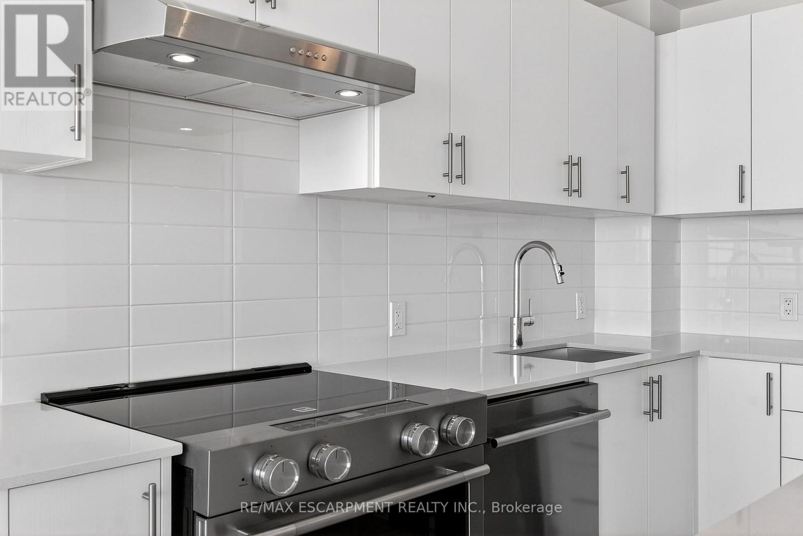 2408 - 27 Korda Gate, Vaughan, Ontario  L4K 2M9 - Photo 11 - N13585584