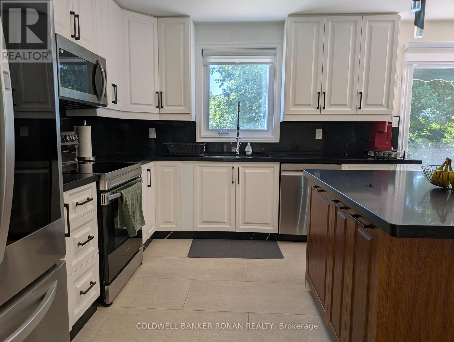 41 Camrose Drive, Georgina, Ontario  L4P 3L6 - Photo 10 - N13585590