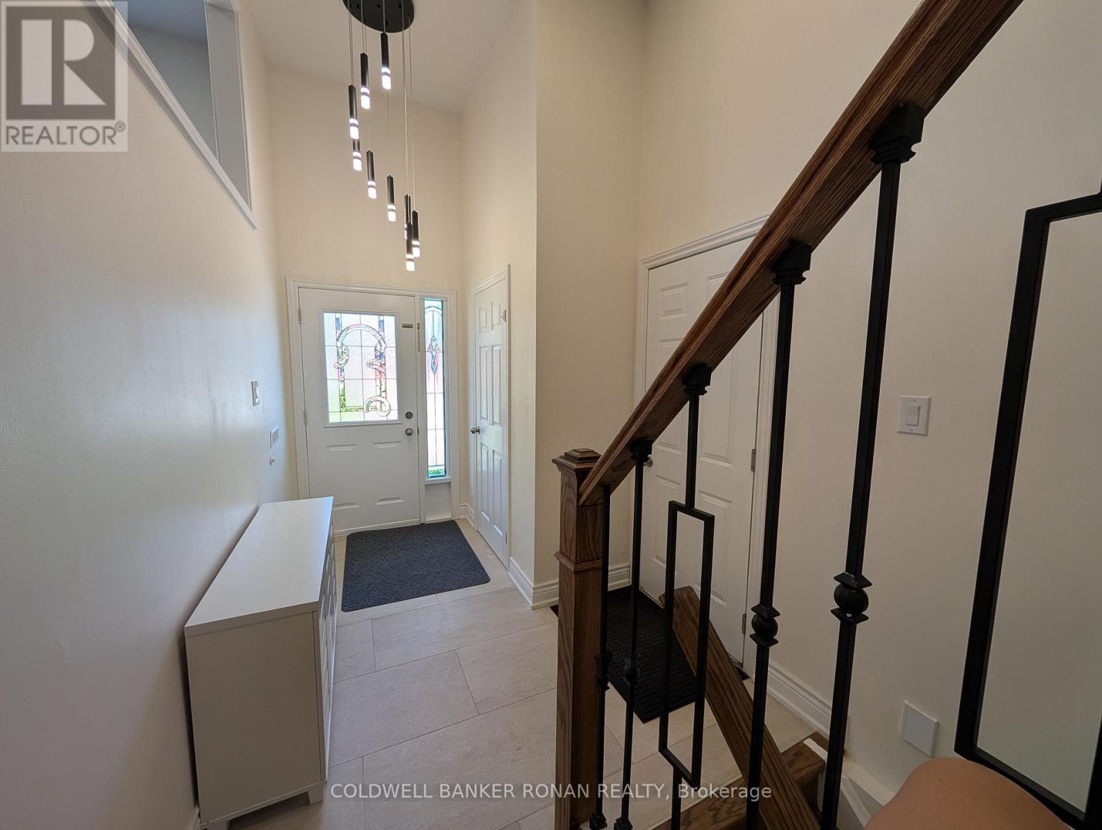 41 Camrose Drive, Georgina, Ontario  L4P 3L6 - Photo 6 - N13585590