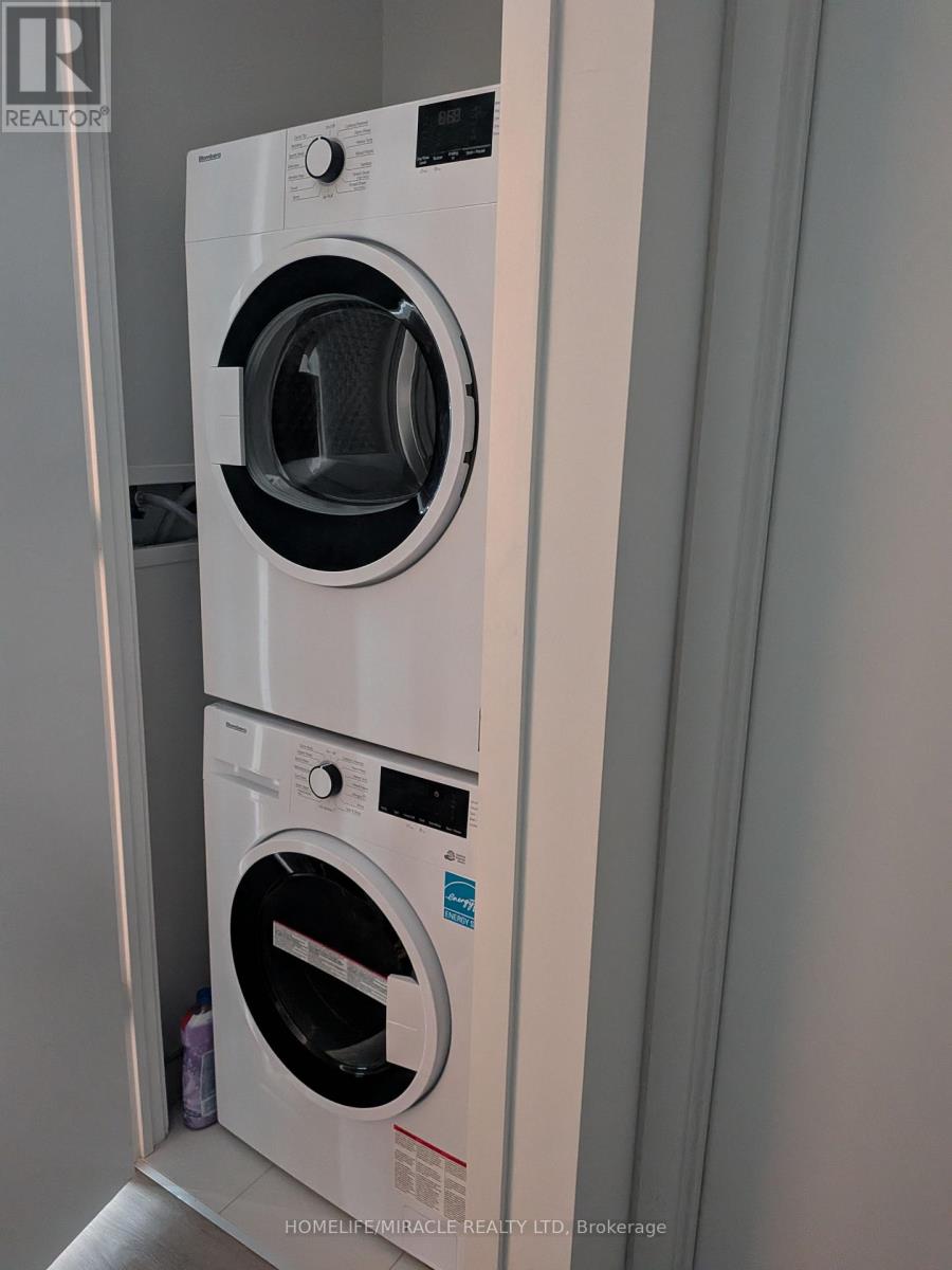 4205 - 3900 Confederation Parkway, Mississauga, Ontario  L5B 0M3 - Photo 2 - W13585422