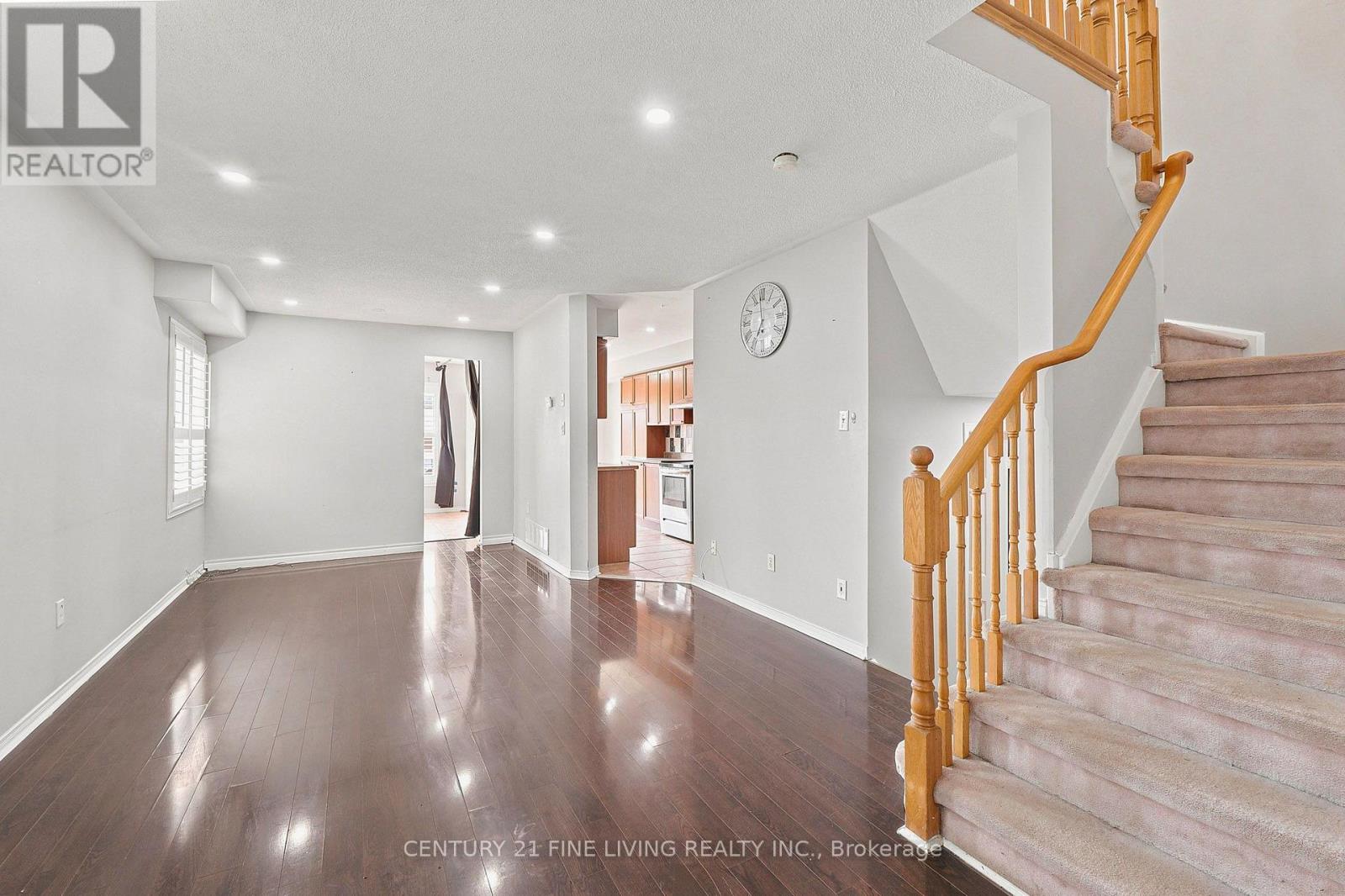 40 Hollowgrove Boulevard, Brampton, Ontario  L6P 1B1 - Photo 3 - W13585432