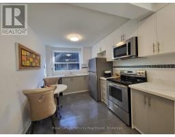 2 - 328 LAKESHORE ROAD, Mississauga, Ontario