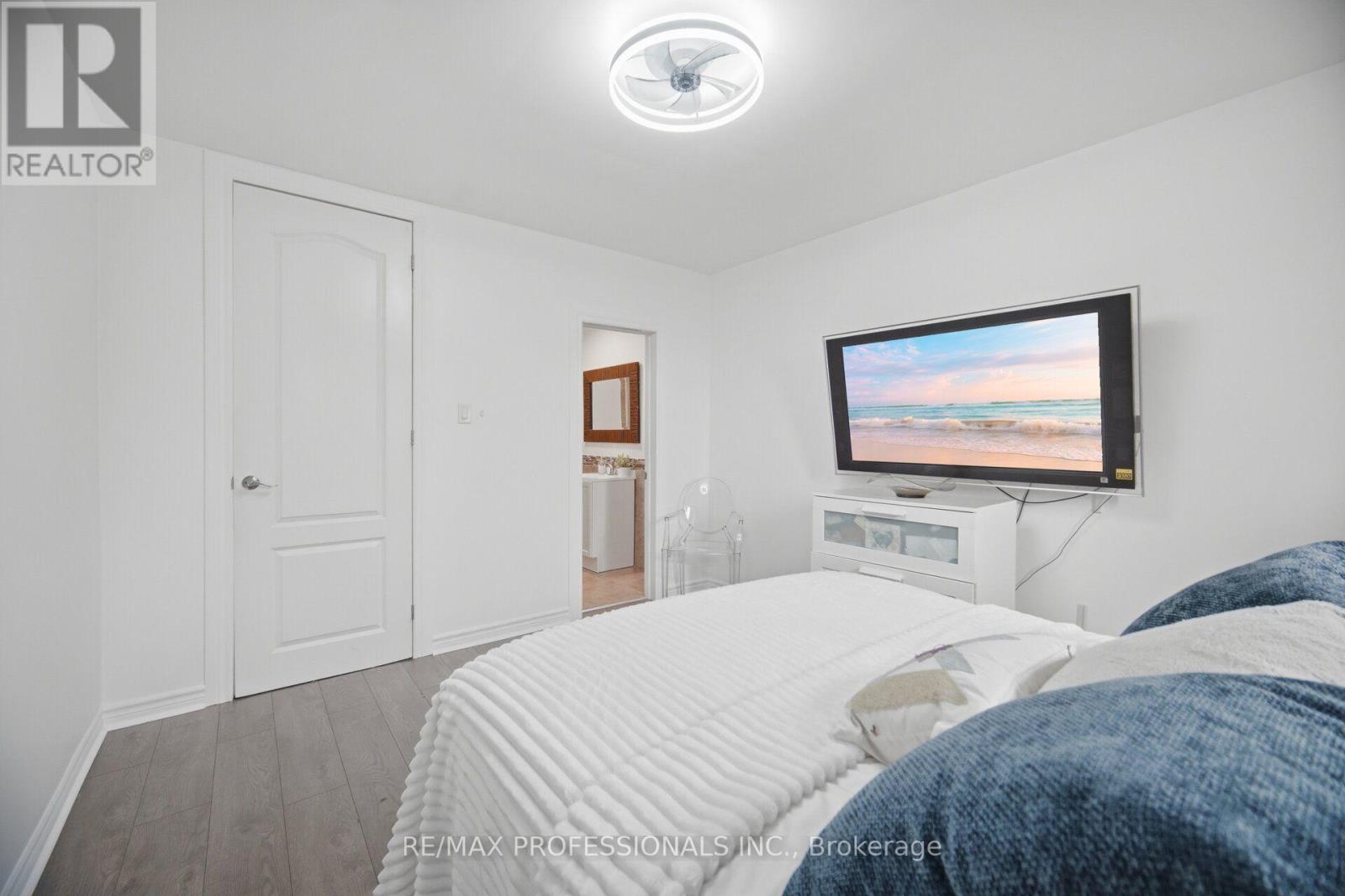50 Cobb Avenue, Toronto, Ontario  M3L 2A3 - Photo 14 - W13585570