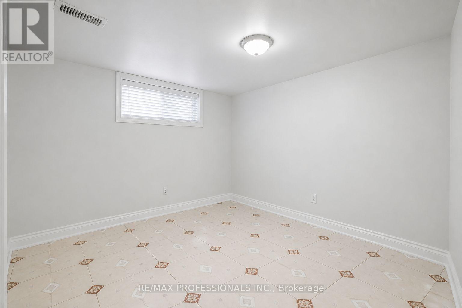 50 Cobb Avenue, Toronto, Ontario  M3L 2A3 - Photo 39 - W13585570