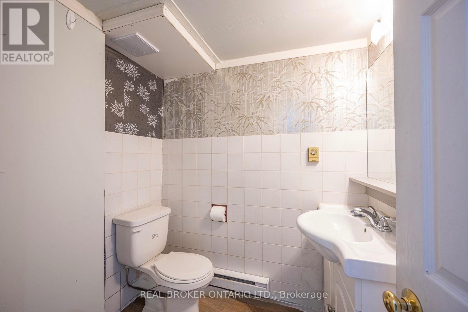 685 Frederick Street, Kitchener, Ontario  N2B 2B3 - Photo 11 - X13585486