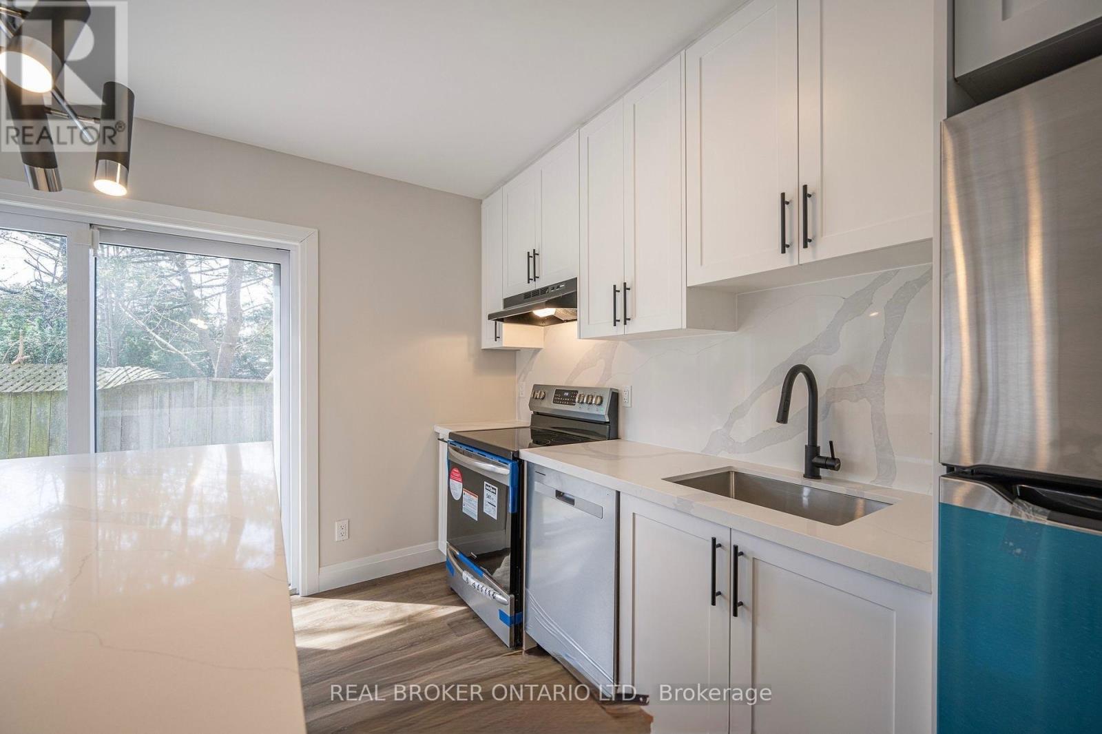 685 Frederick Street, Kitchener, Ontario  N2B 2B3 - Photo 19 - X13585486