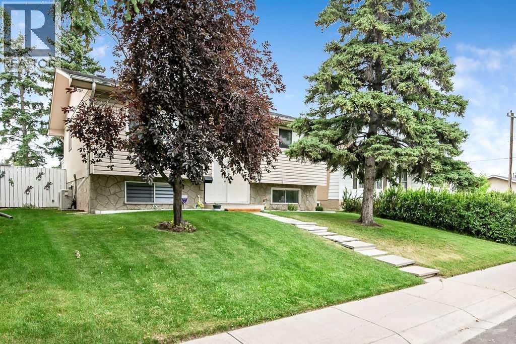 311 Penbrooke Crescent Se, Calgary, Alberta  T2A 3T6 - Photo 4 - A2327697