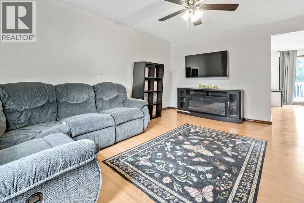 311 Penbrooke Crescent Se, Calgary, Alberta  T2A 3T6 - Photo 9 - A2327697