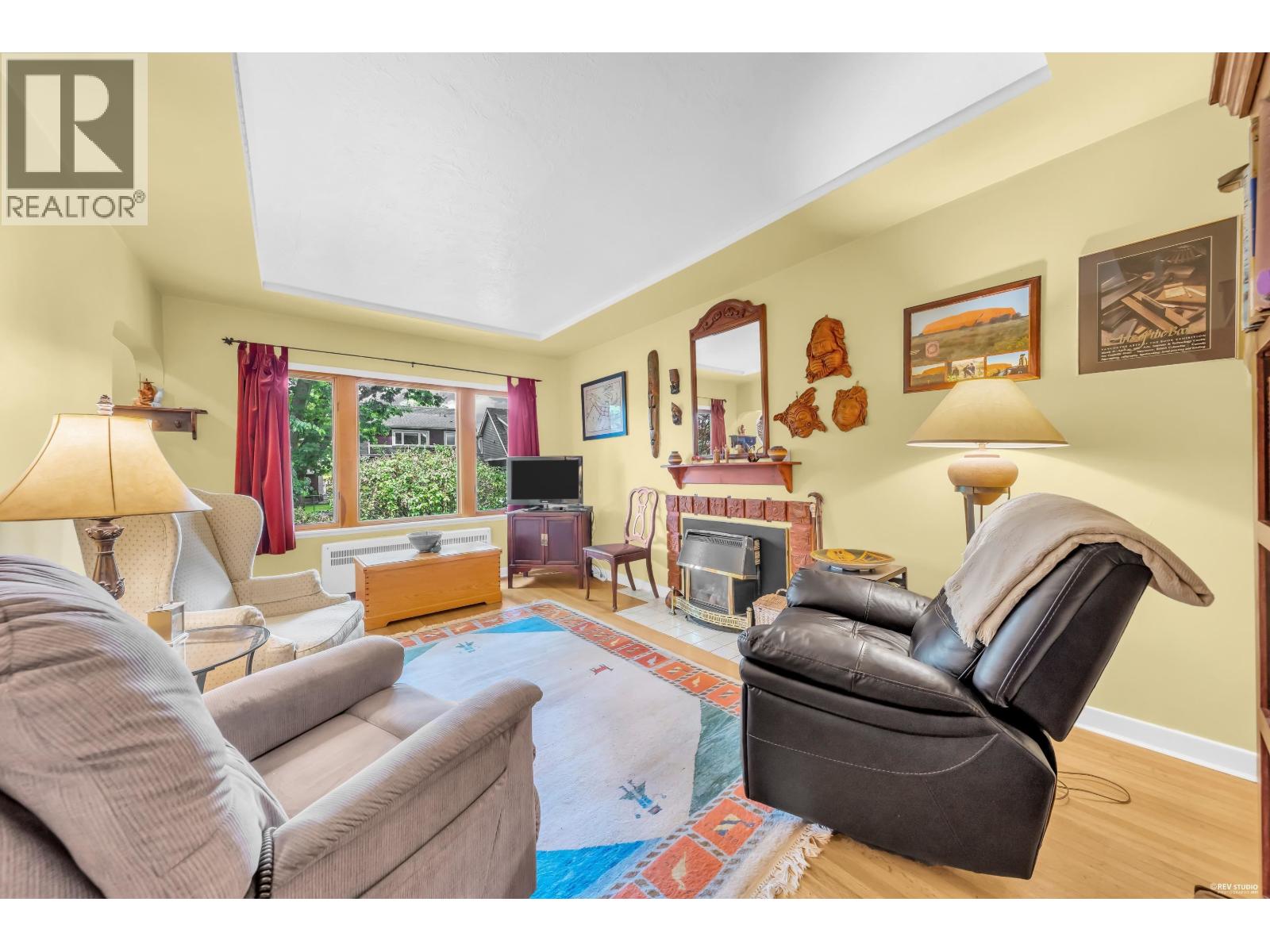956 E 21st Avenue, Vancouver, British Columbia  V5V 1S5 - Photo 2 - R3147933