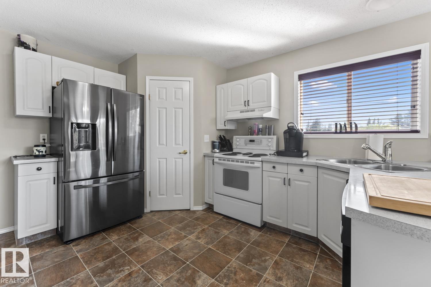 1303 5 Av, Cold Lake, Alberta  T9M 1C1 - Photo 16 - E4499854