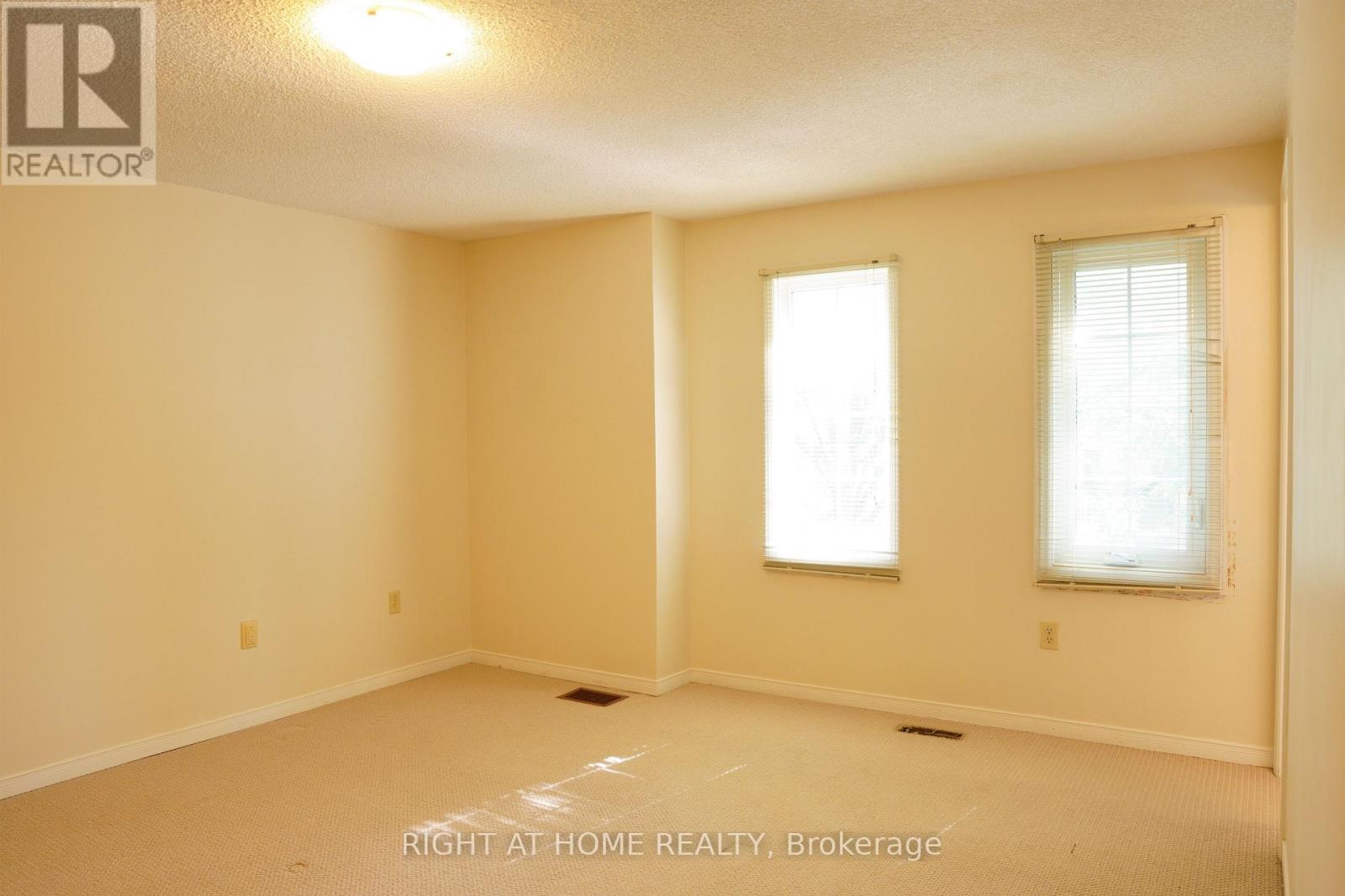 50 Oldhill Street, Richmond Hill, Ontario  L4C 9T9 - Photo 12 - N13584786