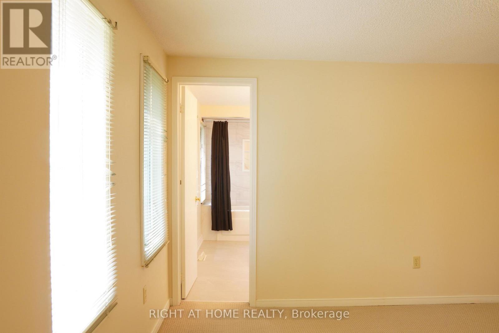 50 Oldhill Street, Richmond Hill, Ontario  L4C 9T9 - Photo 14 - N13584786