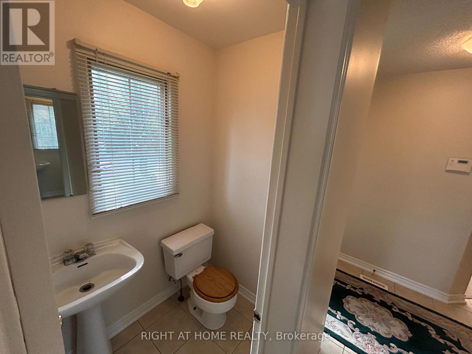 50 Oldhill Street, Richmond Hill, Ontario  L4C 9T9 - Photo 10 - N13584786