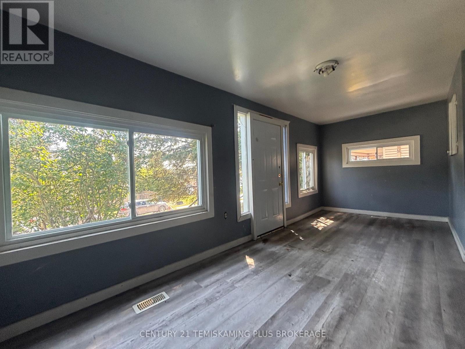 70 Nickle Street, Cobalt, Ontario  P0J 1C0 - Photo 3 - T13585690