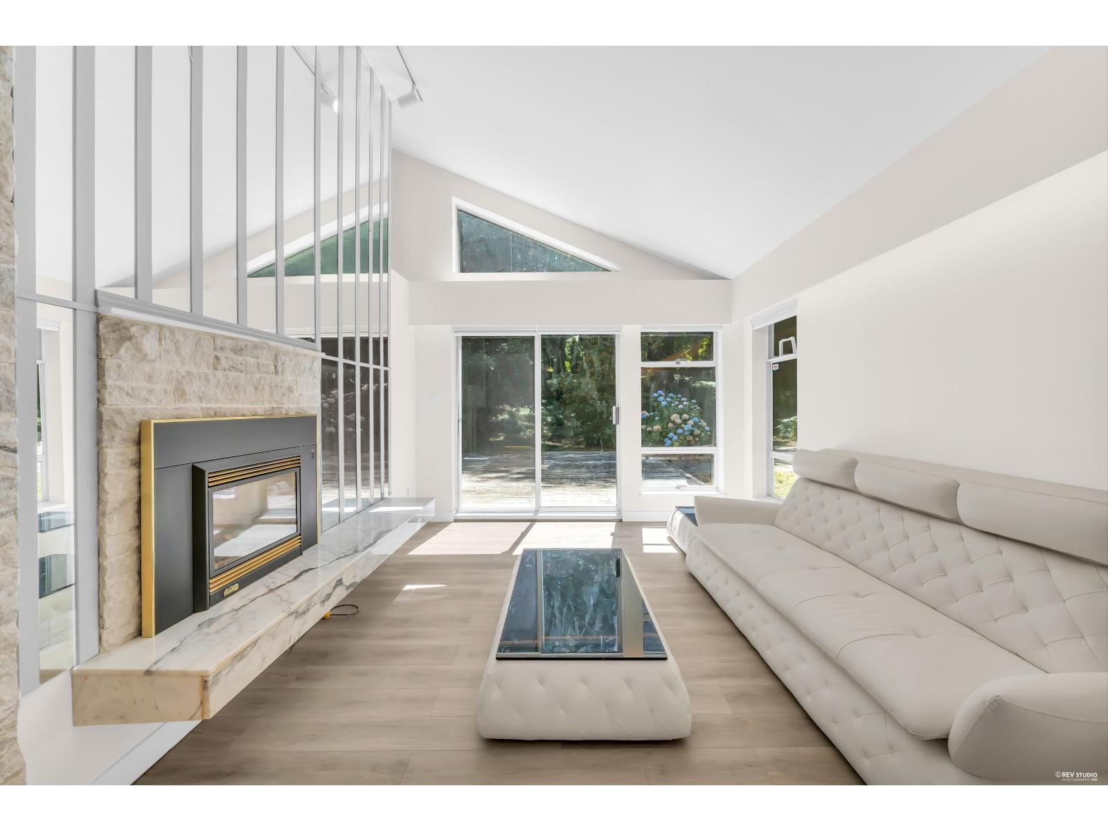 3249 136 Street, Surrey, British Columbia  V4P 1K7 - Photo 4 - R3147998
