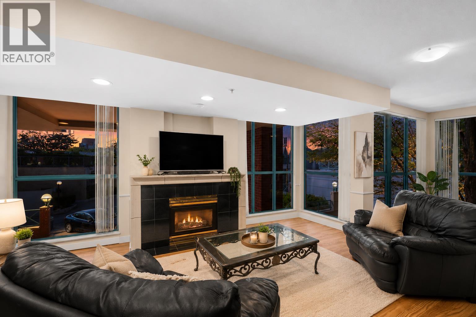 304 939 HOMER STREET, Vancouver