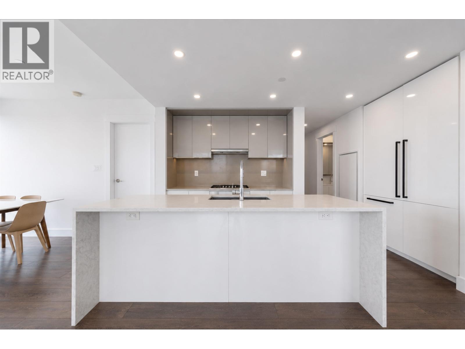 3108 4711 HAZEL STREET