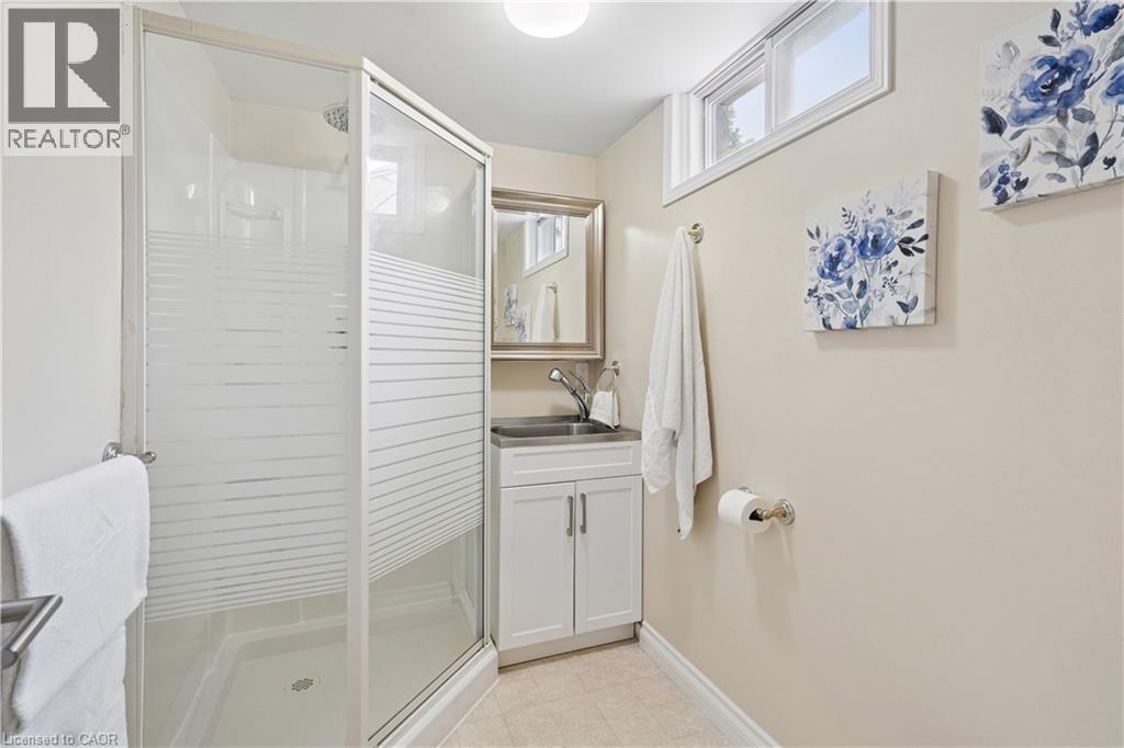 254 Southwood Drive, Kitchener, Ontario  N2E 2B1 - Photo 33 - 40849631