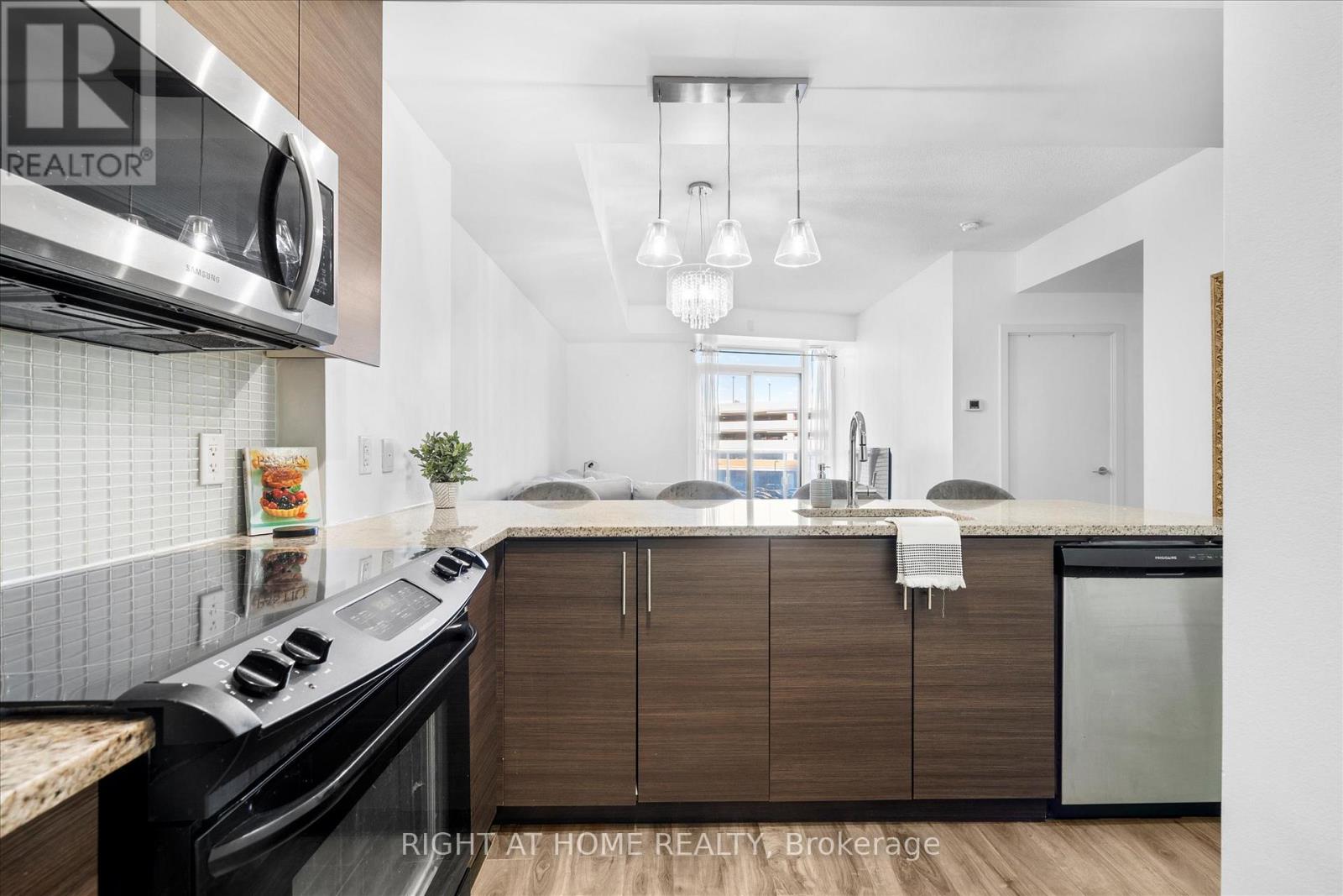 217 - 70 Forest Manor Road, Toronto, Ontario M2J 0A9 - Photo 9 - C13585698