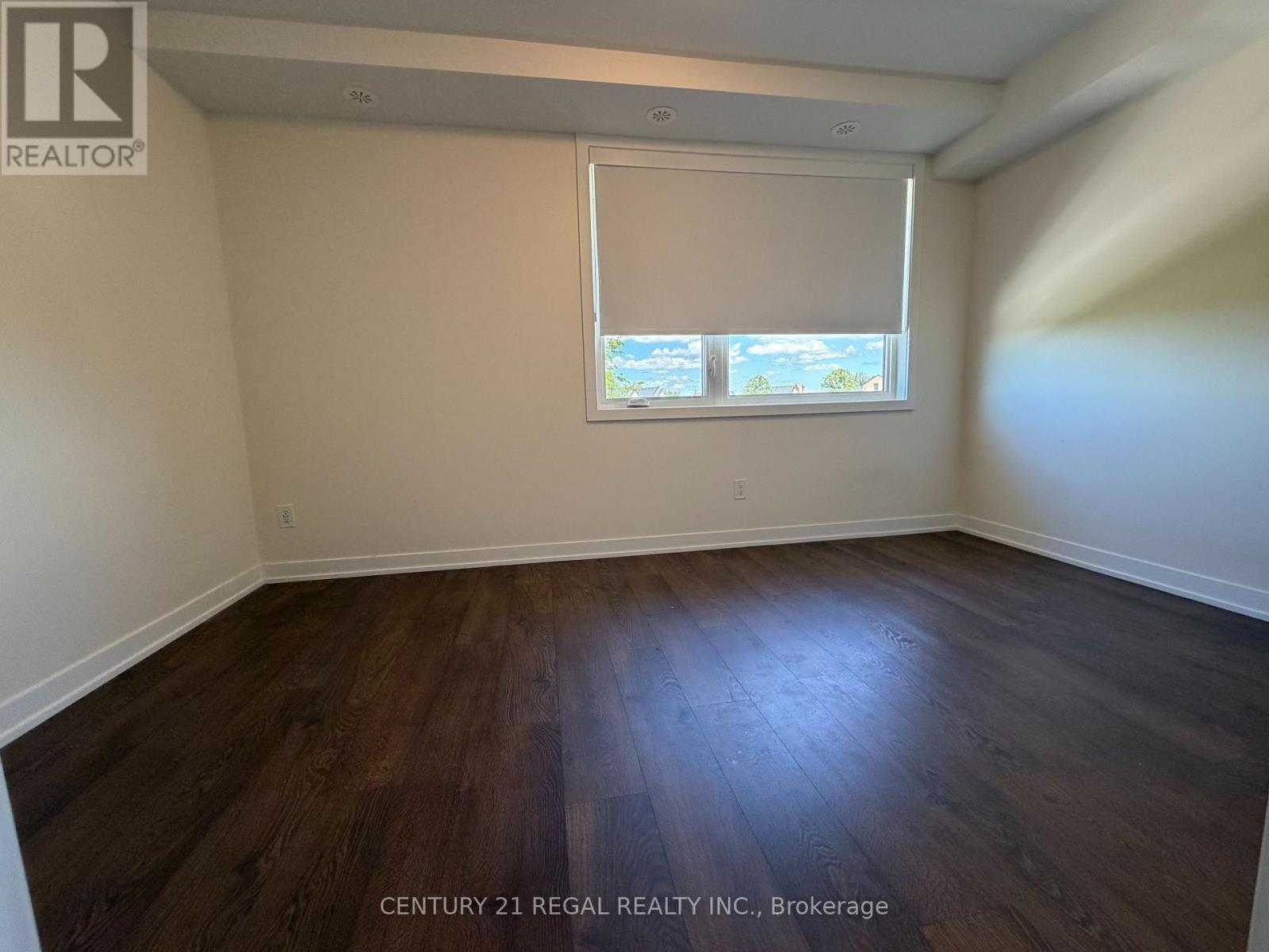 16 Deep Roots Terrace, Toronto, Ontario M6A 0G1 - Photo 4 - C13585746