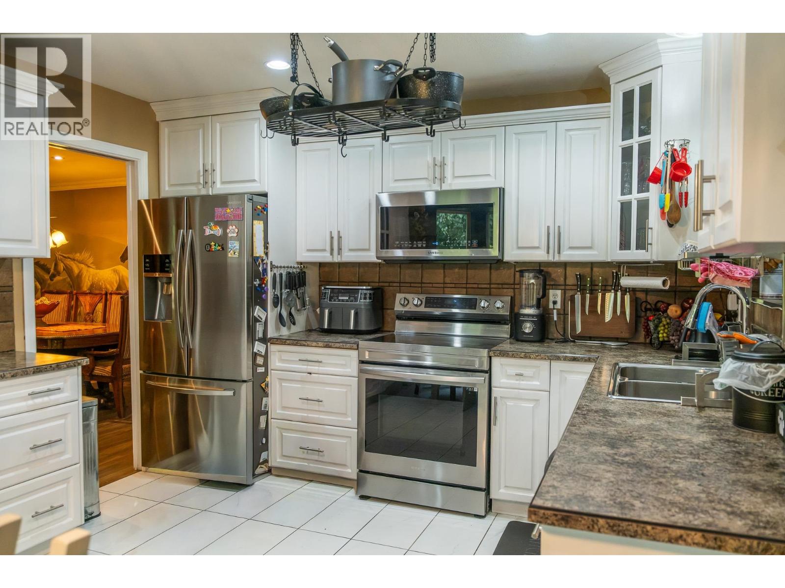 1030 Yarmouth Street, Port Coquitlam, British Columbia V3C 5H4 - Photo 12 - R3147895