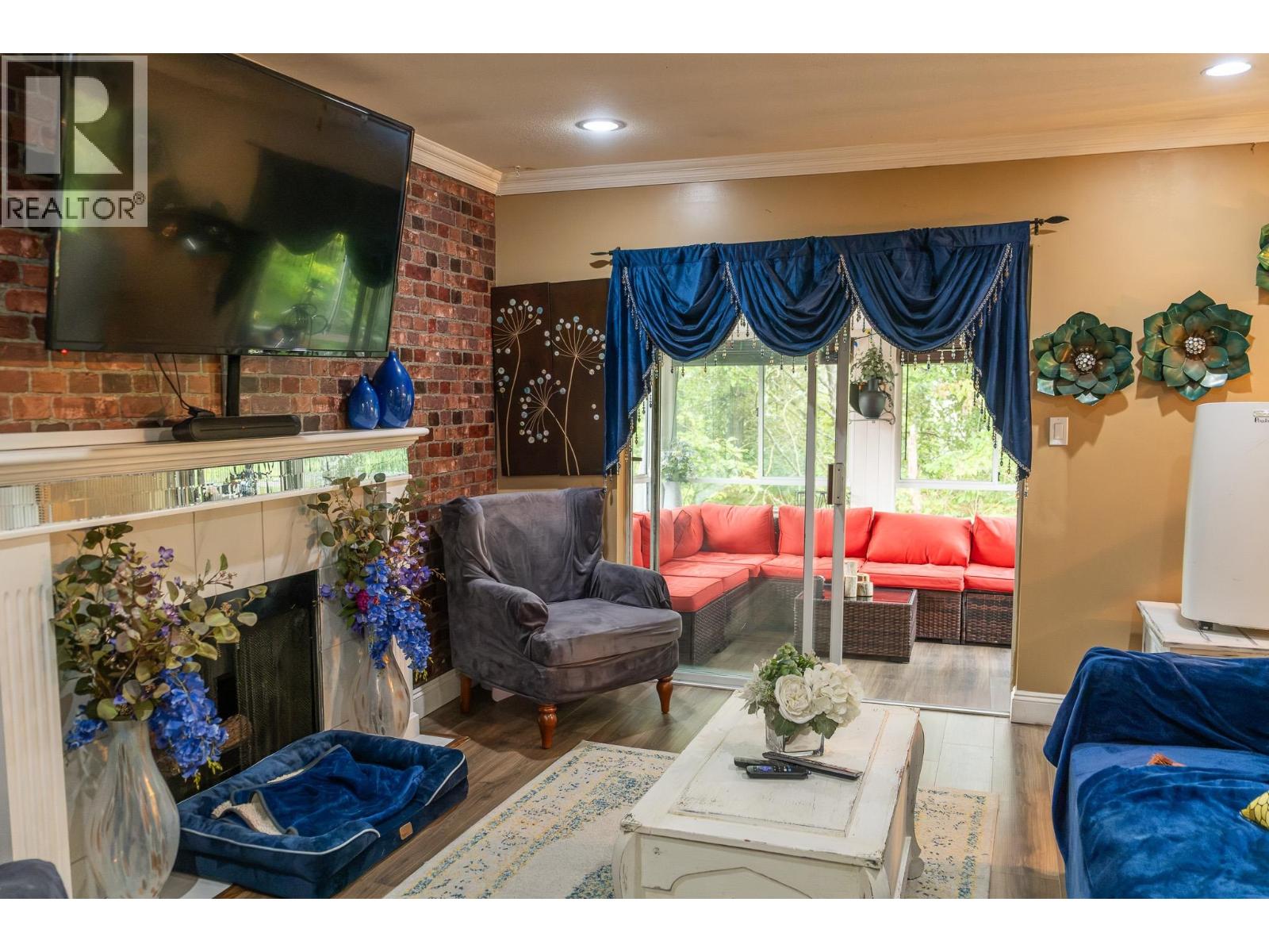 1030 Yarmouth Street, Port Coquitlam, British Columbia V3C 5H4 - Photo 8 - R3147895