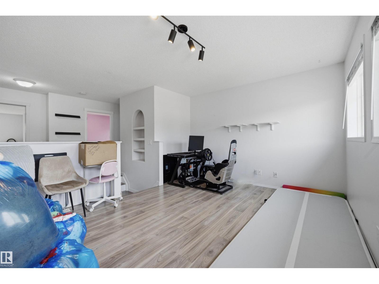 picture 32