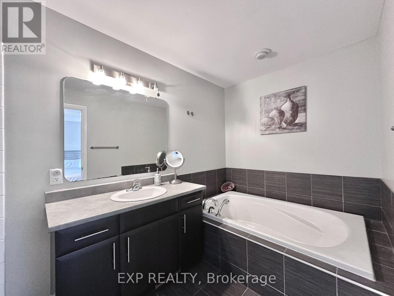 421 Foxhall Way, Ottawa, Ontario  K2M 2H1 - Photo 18 - X13585740