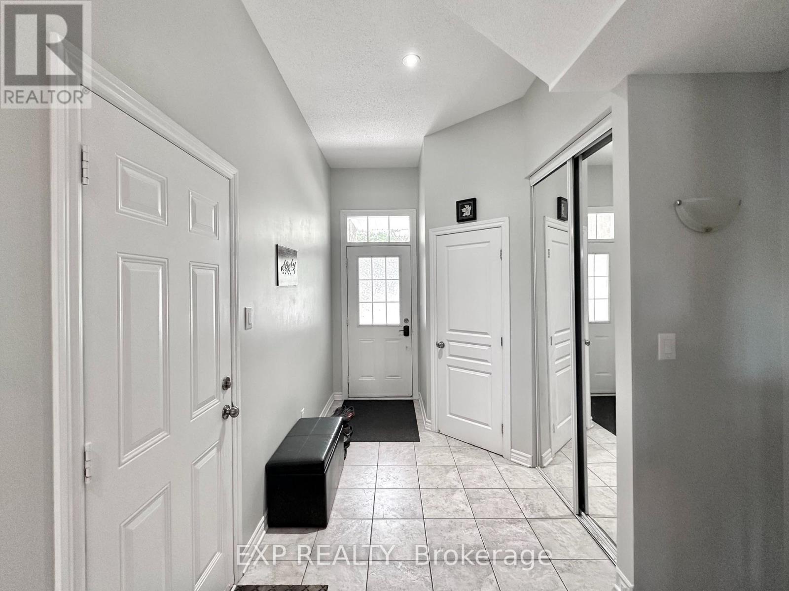 421 Foxhall Way, Ottawa, Ontario  K2M 2H1 - Photo 3 - X13585740