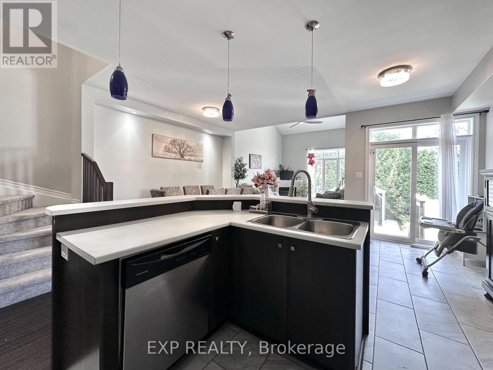 421 Foxhall Way, Ottawa, Ontario  K2M 2H1 - Photo 7 - X13585740