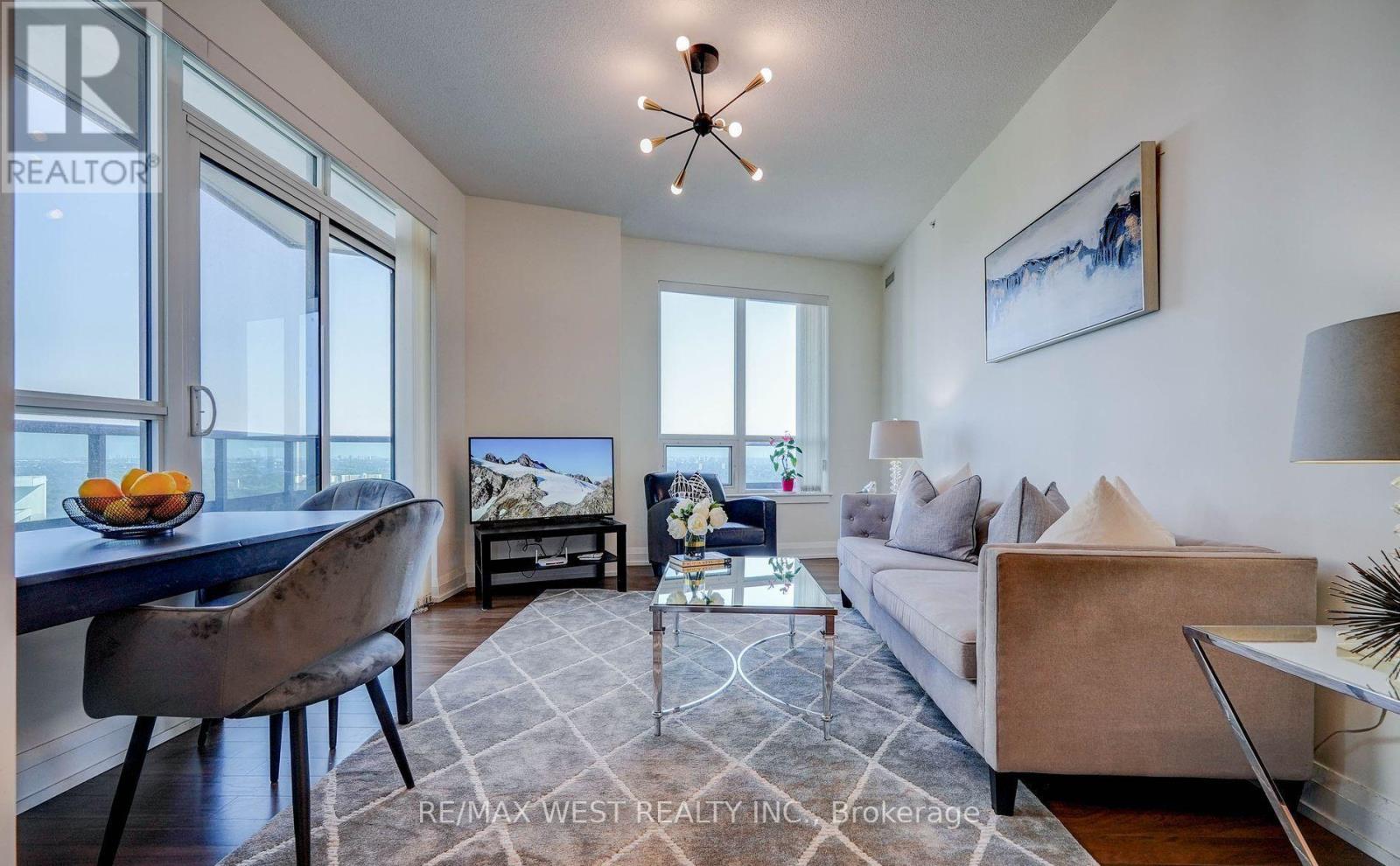 2131 - 7161 YONGE STREET, Markham (Thornhill)