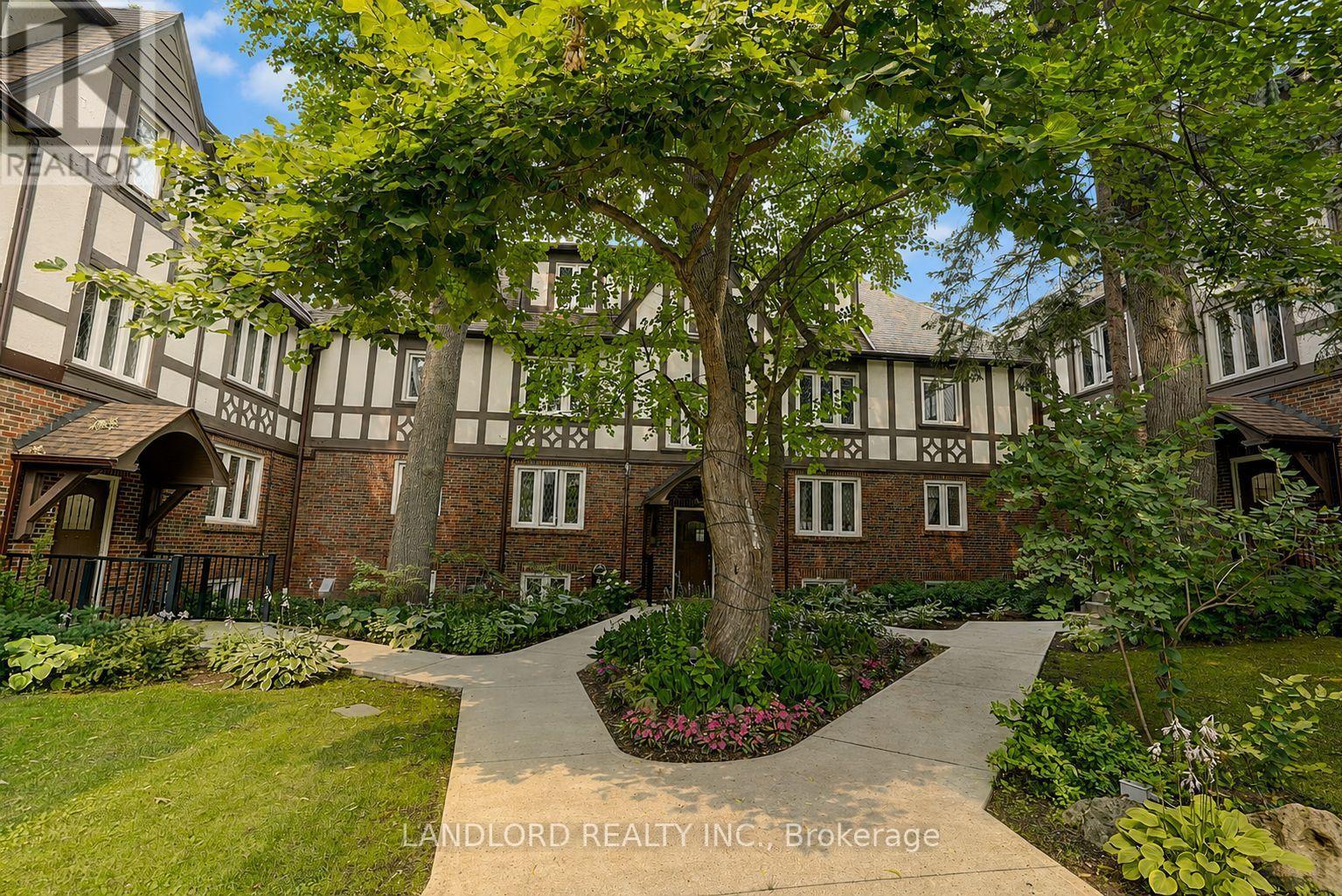 12 - 2520 Bloor Street W, Toronto, Ontario M6S 1R8 - Photo 3 - W13585734