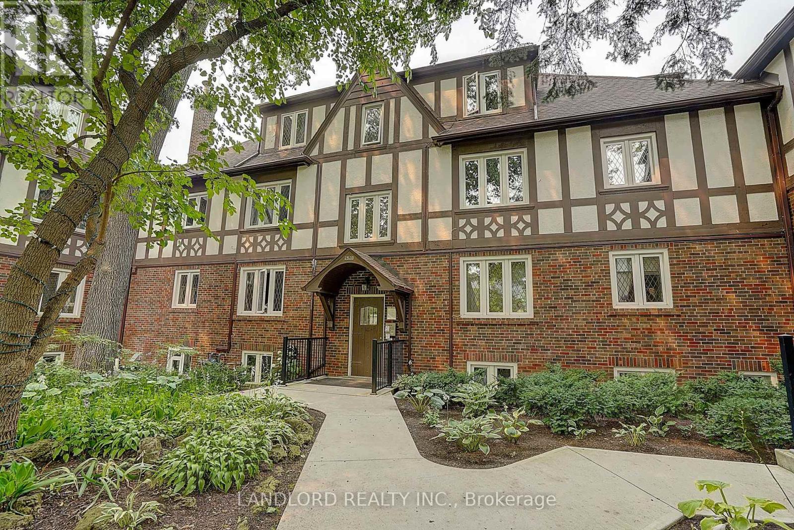 12 - 2520 Bloor Street W, Toronto, Ontario M6S 1R8 - Photo 5 - W13585734