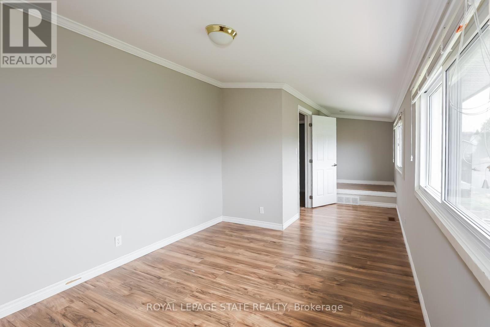 B - 405 BARTLETT AVENUE