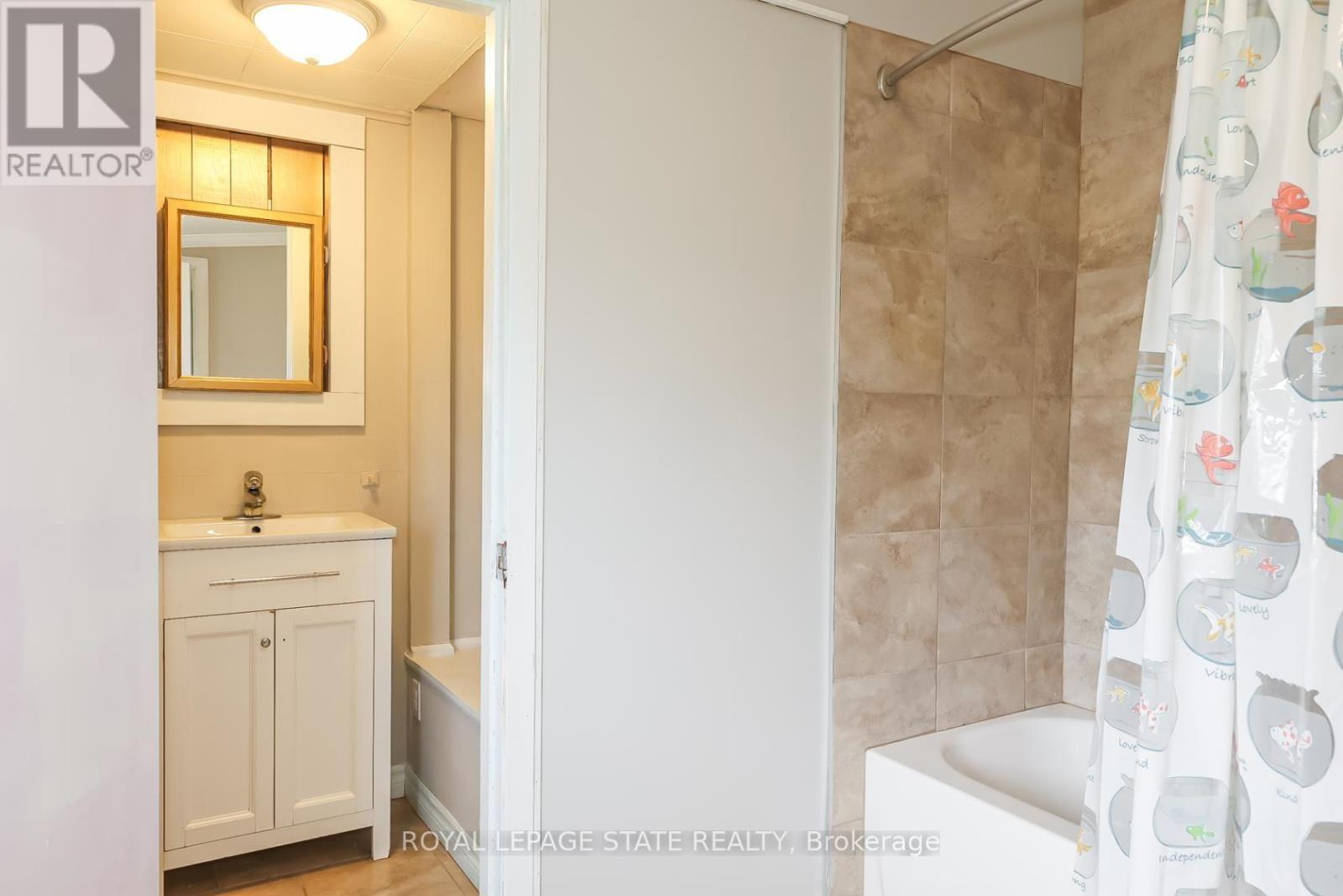 B - 405 Bartlett Avenue, Grimsby, Ontario  L3M 2N5 - Photo 21 - X13585700
