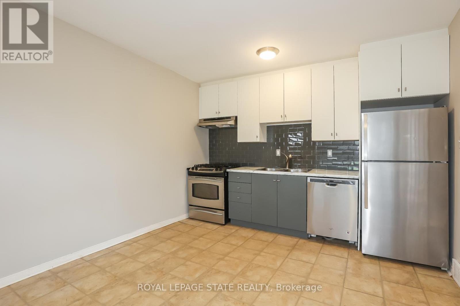 B - 405 Bartlett Avenue, Grimsby, Ontario  L3M 2N5 - Photo 6 - X13585700