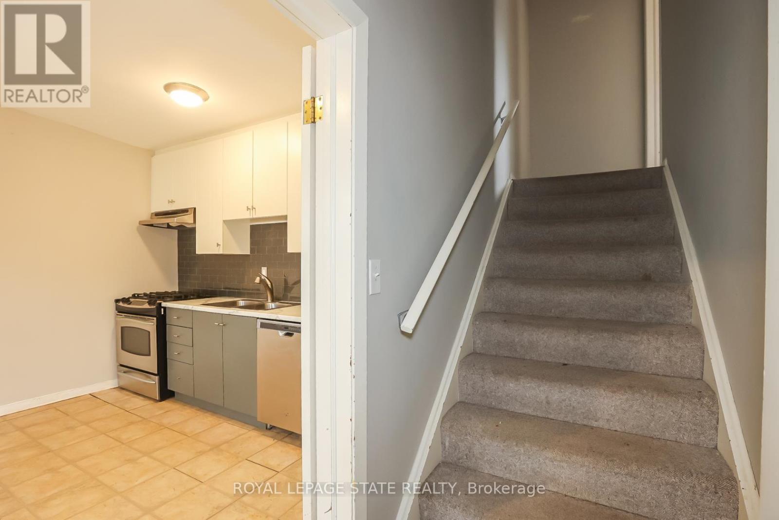 B - 405 Bartlett Avenue, Grimsby, Ontario  L3M 2N5 - Photo 7 - X13585700