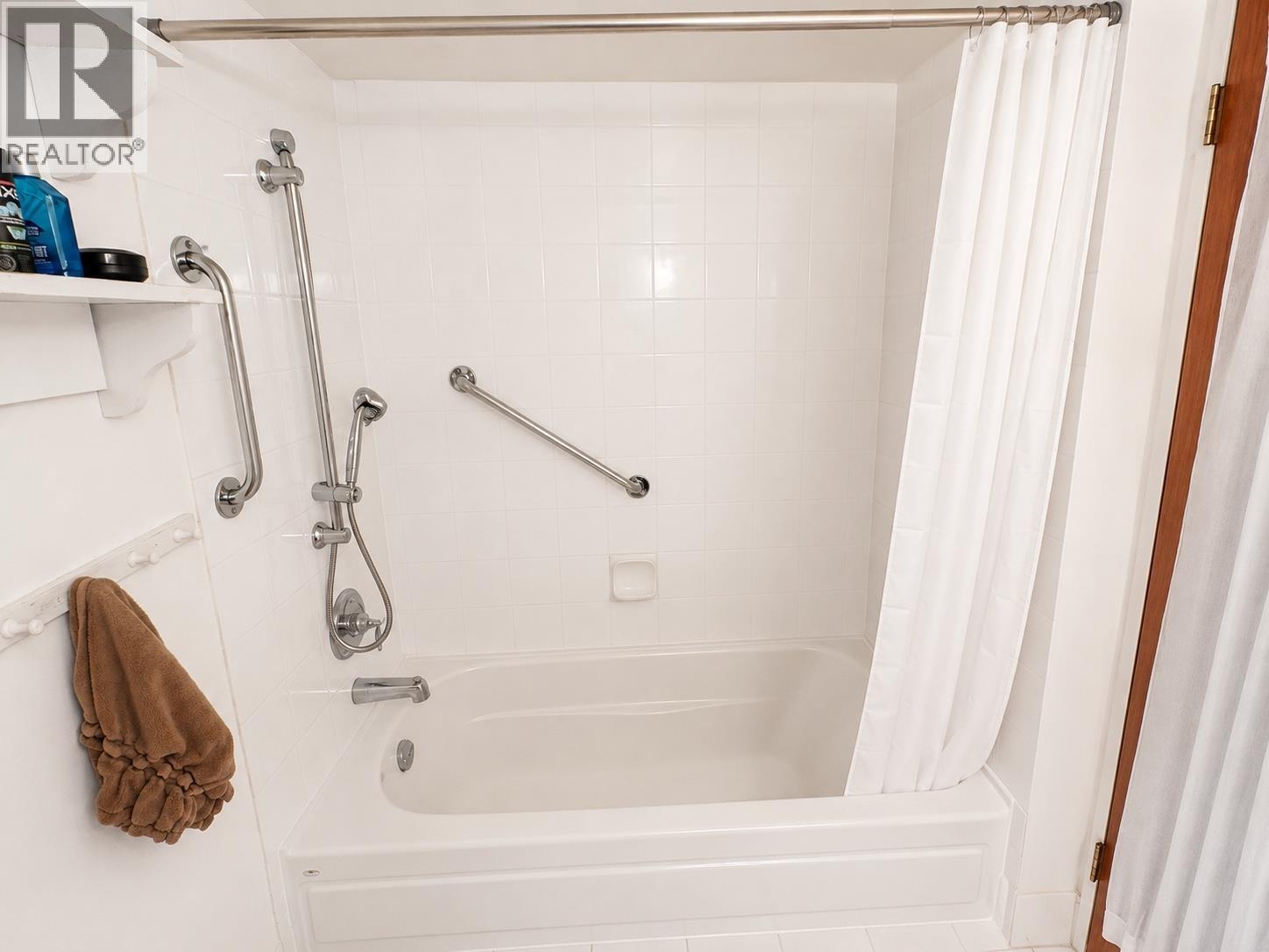 36 882 Premier Street, North Vancouver, British Columbia V7J 2G9 - Photo 12 - R3147821