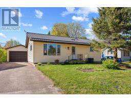 5 LASALLE DRIVE, Deep River, Ontario